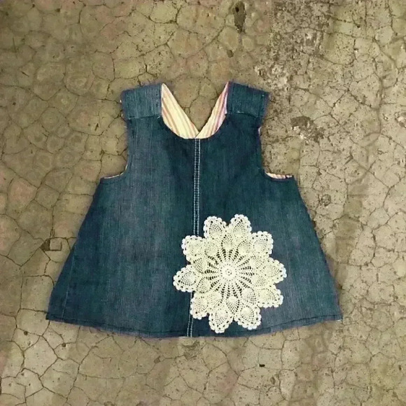 HANDMADE PINAFORE DENIM DOILIE TOP BABY 6-12 MONTHS? - Picture 4 of 6